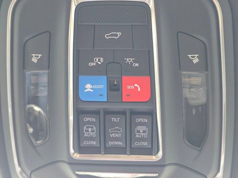New 2025 Jeep Grand Cherokee Limited AWD/4WD image 40