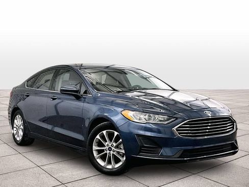 Used 2019 Ford Fusion SE FWD image 2