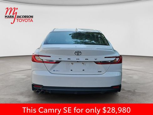Used 2025 Toyota Camry SE FWD image 11