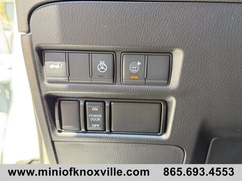 Used 2022 Nissan Armada Platinum w/ Captain's Chairs Package AWD/4WD image 35