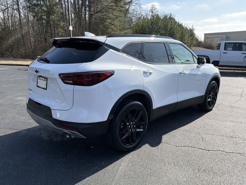 Used 2023 Chevrolet Blazer LT image 5