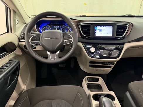 Used 2023 Chrysler Voyager LX FWD image 30