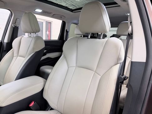 Used 2020 Subaru Ascent Limited w/ Technology Package AWD/4WD image 16