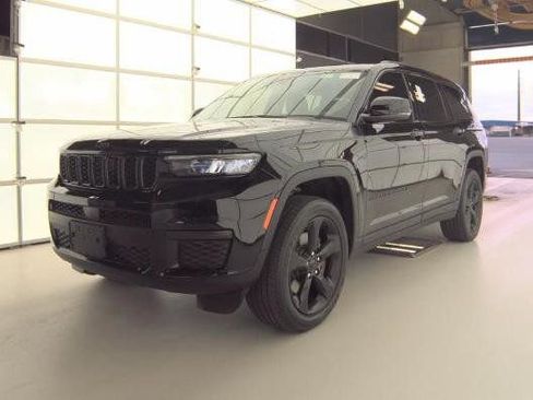 Used 2023 Jeep Grand Cherokee L Laredo image 6