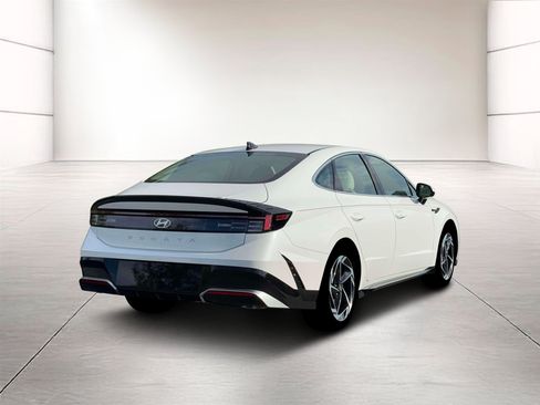 New 2026 Hyundai Sonata SEL FWD image 8