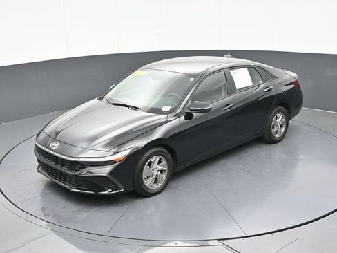 Used 2025 Hyundai Elantra SE FWD image 66