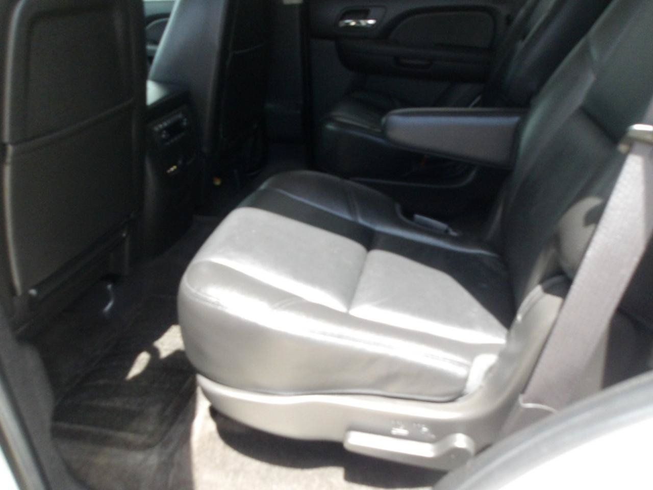 Used 2013 Chevrolet Tahoe LTZ RWD image 17