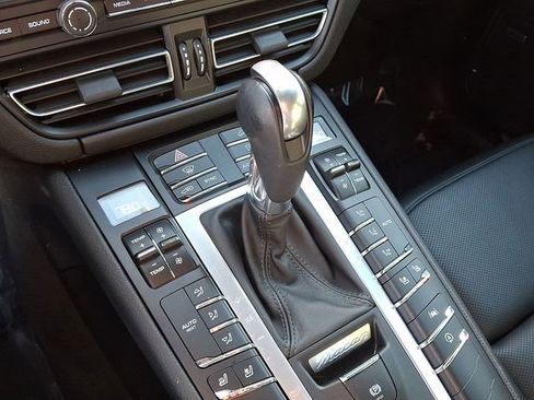 Used 2021 Porsche Macan S image 19