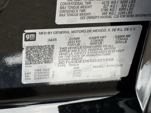 Used 2025 GMC Sierra 1500 SLT AWD/4WD image 32