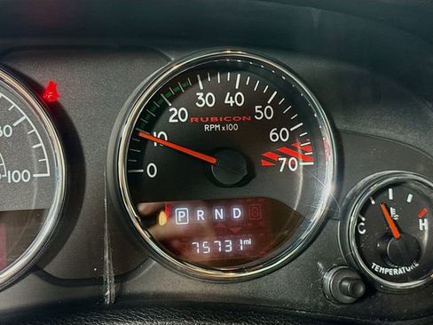 Used 2016 Jeep Wrangler Unlimited Rubicon AWD/4WD image 14