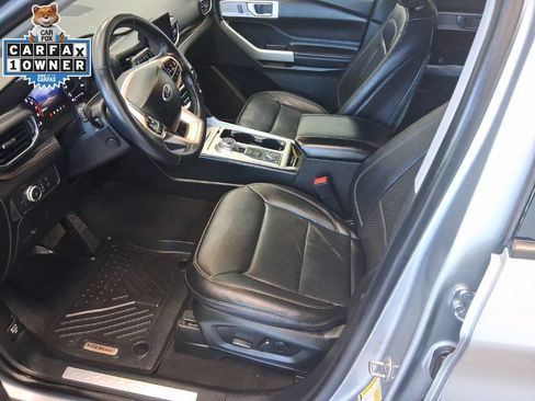 Used 2021 Ford Explorer Limited w/ Equipment Group 301A AWD/4WD image 9