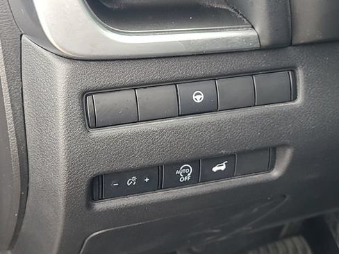 Used 2024 Nissan Rogue SV w/ SV Premium Package FWD image 15