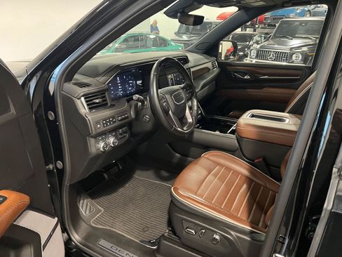 Used 2024 GMC Yukon Denali Ultimate AWD/4WD image 10