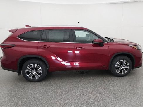 New 2026 Toyota Highlander XLE image 47