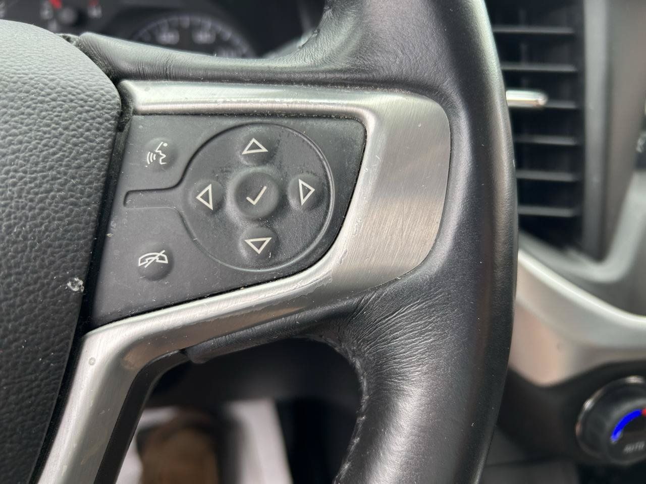 Used 2017 GMC Acadia SLE FWD image 20