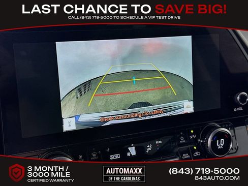 Used 2023 Toyota Highlander Limited FWD image 10
