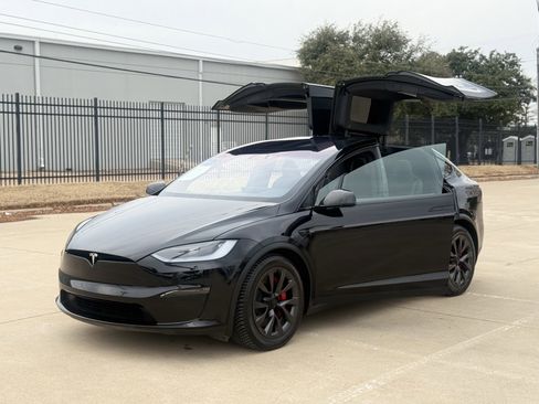 Used 2023 Tesla Model X Plaid image 18