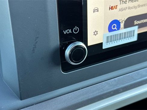 Used 2025 Toyota Tacoma SR5 image 31