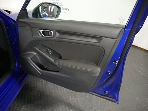 Used 2023 Honda Civic Sport image 6