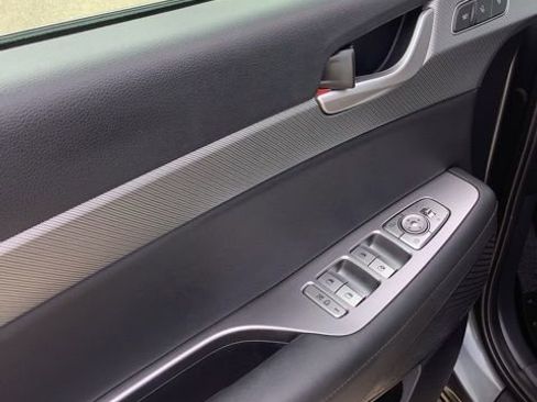 Used 2023 Hyundai Palisade SEL w/ Premium Package image 18