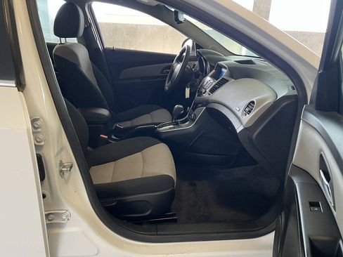 Used 2012 Chevrolet Cruze LS FWD image 14