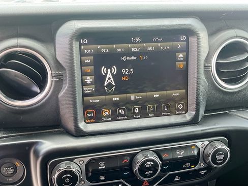 Used 2023 Jeep Wrangler Unlimited Sahara AWD/4WD image 14