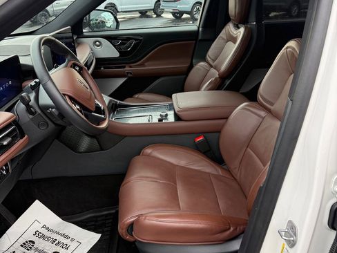 Used 2025 Lincoln Aviator Reserve w/ Equipment Group 201A AWD/4WD image 10