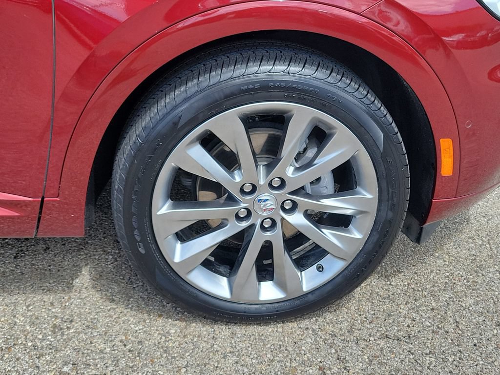 Used 2022 Buick Envision Avenir w/ Technology Package II AWD/4WD image 5
