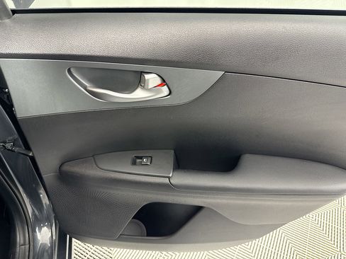 Used 2021 Kia Forte LXS image 26