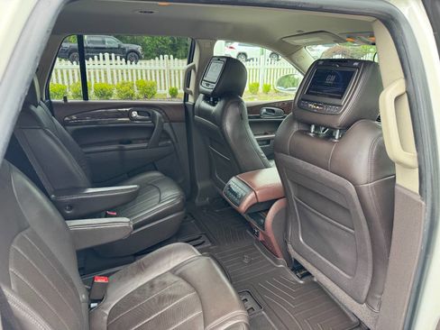 Used 2014 Buick Enclave Leather w/ Trailering Provision Package FWD image 43