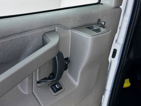Used 2021 Chevrolet Express 2500 RWD image 24