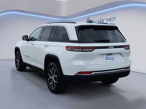 Used 2024 Jeep Grand Cherokee Limited AWD/4WD image 3