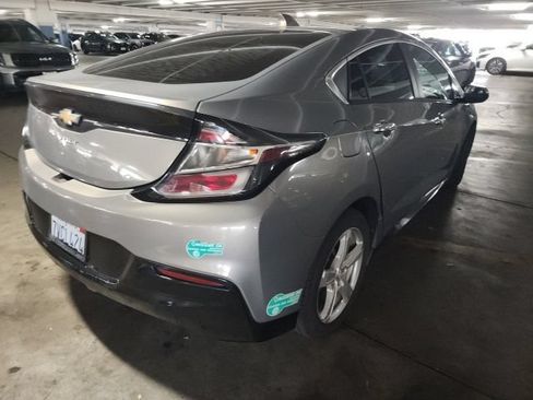 Used 2017 Chevrolet Volt LT FWD image 2