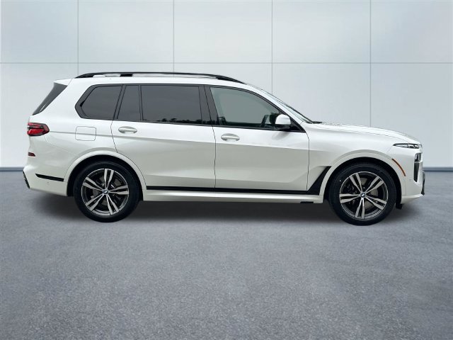 Used 2026 BMW X7 xDrive40i AWD/4WD image 5