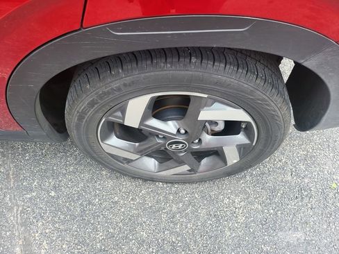 Used 2025 Hyundai Venue SEL image 7