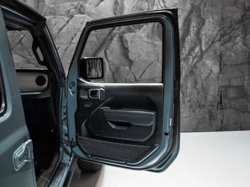 Used 2024 Jeep Wrangler Unlimited AWD/4WD image 6
