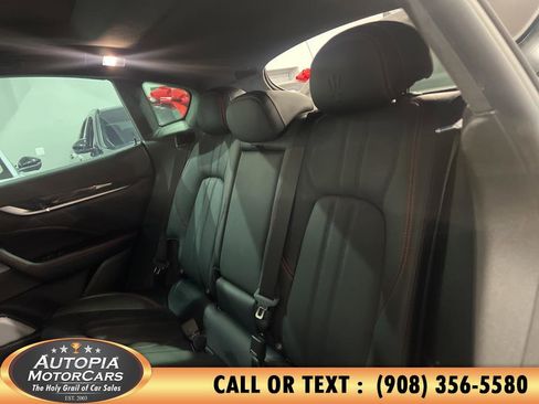 Used 2019 Maserati Levante GranSport image 18