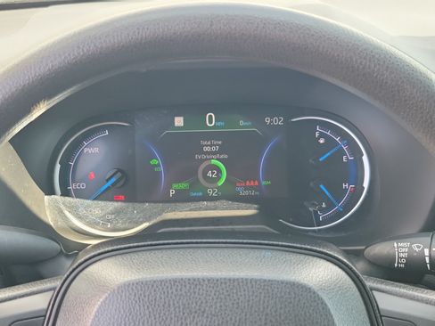 Certified 2025 Toyota RAV4 XLE AWD/4WD image 23