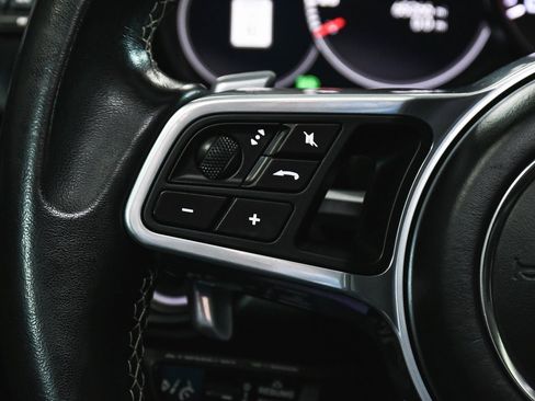 Used 2022 Porsche Cayenne GTS image 40