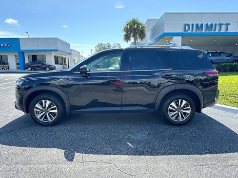 Used 2025 Nissan Pathfinder SL FWD image 8