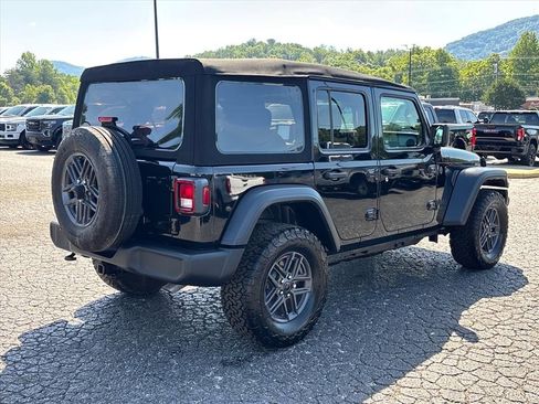 Used 2024 Jeep Wrangler Unlimited Sport AWD/4WD image 8