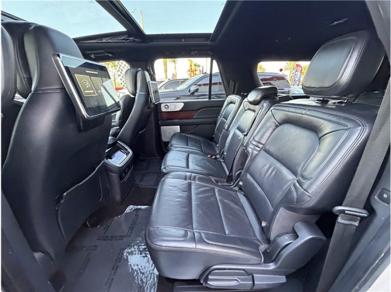 Used 2022 Lincoln Navigator L Reserve AWD/4WD image 24