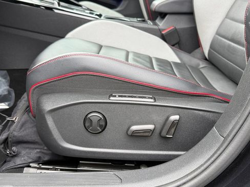 Used 2023 Volkswagen GTI Autobahn FWD image 31