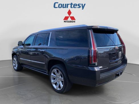 Used 2017 Cadillac Escalade ESV Premium Luxury AWD/4WD image 3