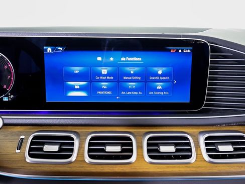 Used 2025 Mercedes-Benz GLS 450 4MATIC image 19