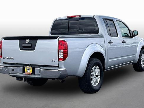 Used 2019 Nissan Frontier SV RWD image 2
