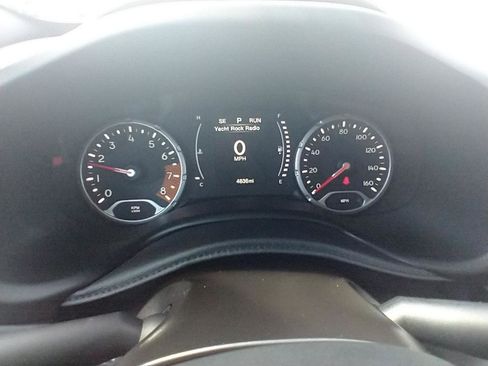 Used 2020 Jeep Renegade Latitude w/ Cold Weather Group image 33