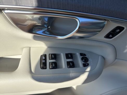 New 2026 Volvo XC90 B6 Ultra w/ Protection Package Premier AWD/4WD image 18