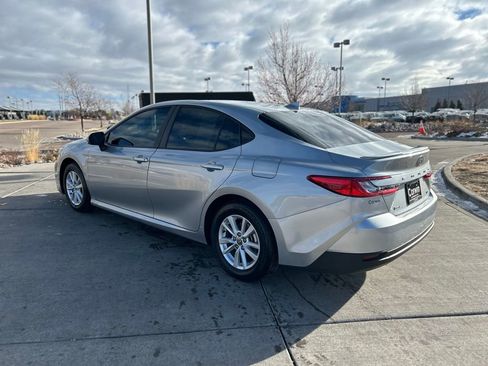 Used 2025 Toyota Camry LE image 5