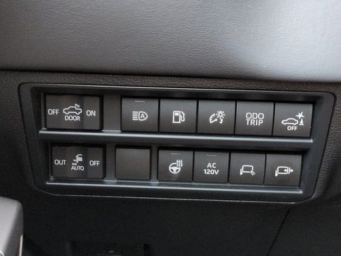 Used 2026 Toyota Tundra Platinum AWD/4WD image 42